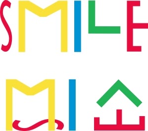 박진우의 Smile is 미소. 색이 대응하는 영문 글자 요소가 한글 미소로 재배치된다.